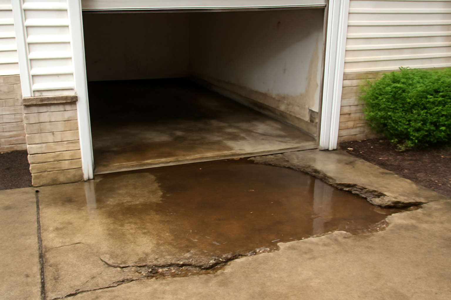 Garage Water Removal in Algona, WA